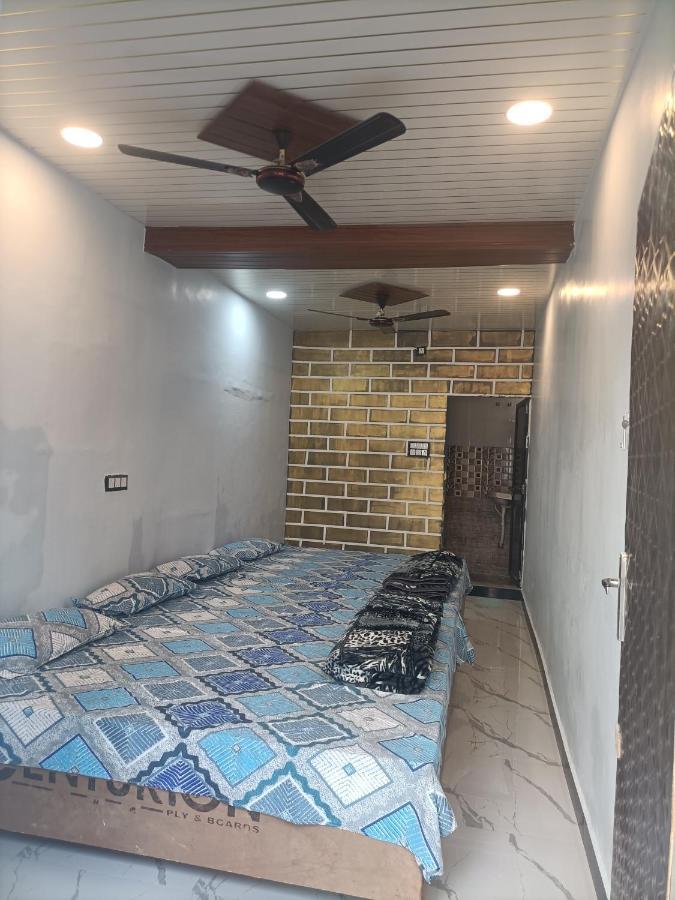 Shri Gamya Guest House Уджайн Екстериор снимка
