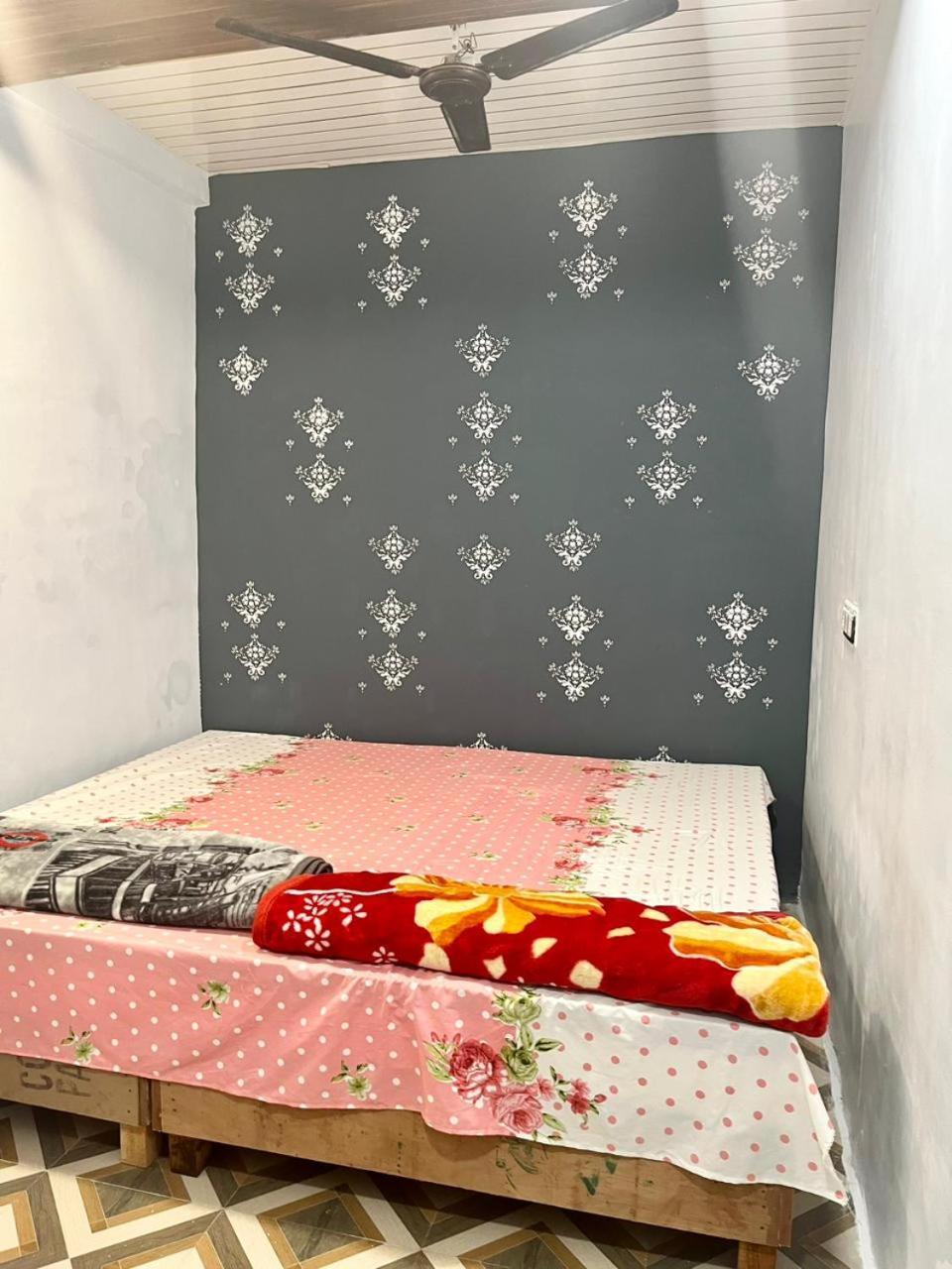 Shri Gamya Guest House Уджайн Стая снимка